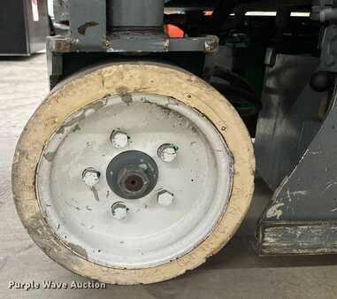 Scissor lift 2014  Skyjack 3219 (27)