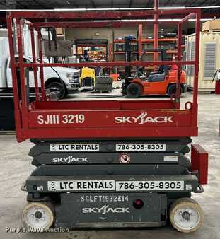 Scissor lift 2014  Skyjack 3219 (8)