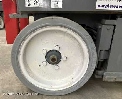 Scissor lift 2015  Skyjack 3226 (26)