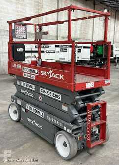 Scissor lift 2015  Skyjack 3226 (7)