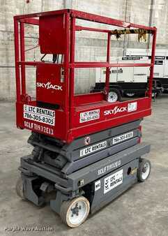 Scissor lift 2014  Skyjack 3219 (1)