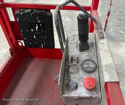 Scissor lift 2014  Skyjack 3219 (12)