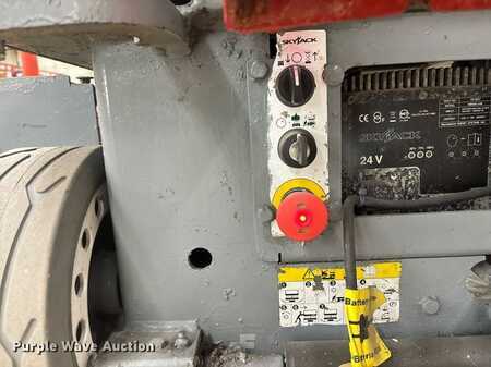 Scissor lift 2014  Skyjack 3219 (26)