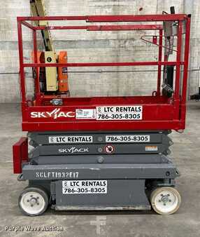 Scissor lift 2015  Skyjack 3219 (4)