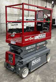 Scissor lift 2015  Skyjack 3219 (5)