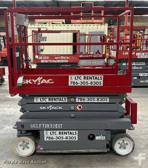 Scissor lift 2015  Skyjack 3219 (8)