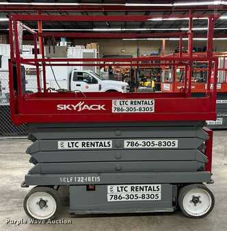 Scissor lift 2015  Skyjack 4632 (8)