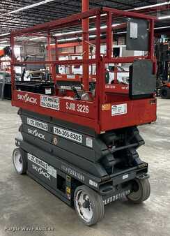 Scissor lift 2014  Skyjack 3226 (3)