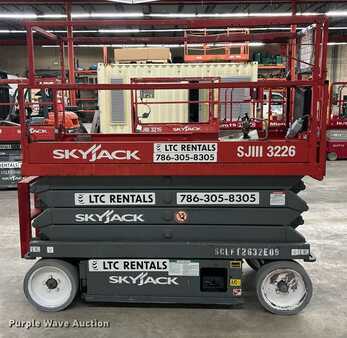 Scissor lift 2014  Skyjack 3226 (4)