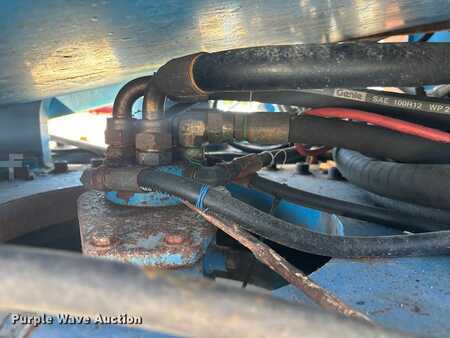 Telescopic boom lift 1999  Genie S-60 (12)