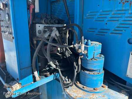 Telescopic boom lift 1999  Genie S-60 (20)