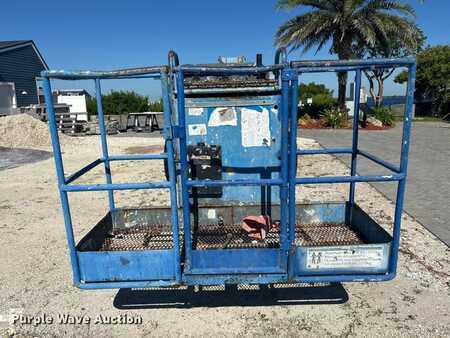 Telescopic boom lift 1999  Genie S-60 (26)