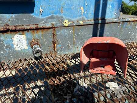 Telescopic boom lift 1999  Genie S-60 (29)