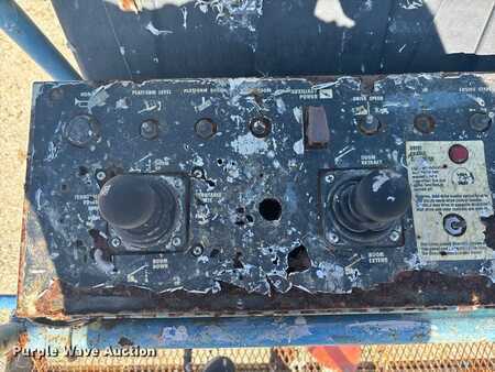 Telescopic boom lift 1999  Genie S-60 (32)