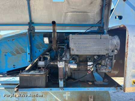 Telescopic boom lift 1999  Genie S-60 (35)