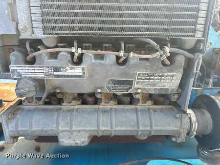 Telescopic boom lift 1999  Genie S-60 (39)