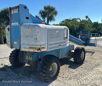 Telescopic boom lift 1999  Genie S-60 (5)