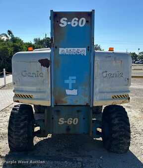 Telescopic boom lift 1999  Genie S-60 (6)