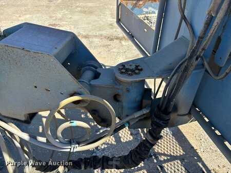 Telescopic boom lift 2003  Genie S-80 (13)