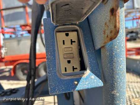 Telescopic boom lift 2003  Genie S-80 (19)