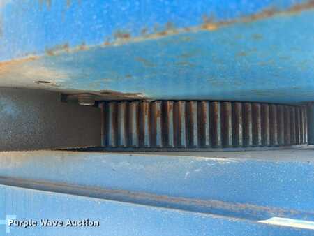 Telescopic boom lift 2003  Genie S-80 (26)