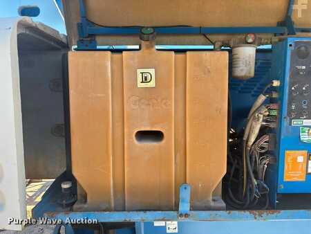 Telescopic boom lift 2003  Genie S-80 (27)