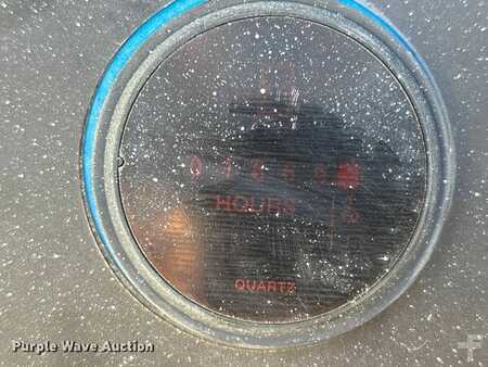 Telescopic boom lift 2003  Genie S-80 (30)