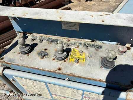 Telescopic boom lift 2003  Genie S-80 (37)