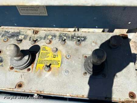 Telescopic boom lift 2003  Genie S-80 (38)