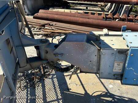 Telescopic boom lift 2003  Genie S-80 (9)