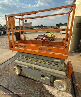 Scissor lift - Skyjack SJIII 3219 (6)