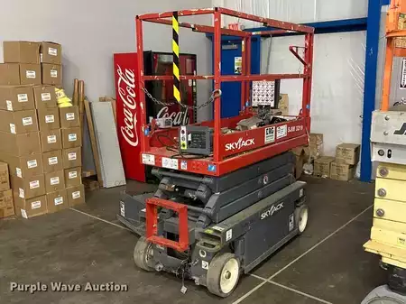 Plataforma de Tijera 2018  SkyJack SKlll3219 (1)