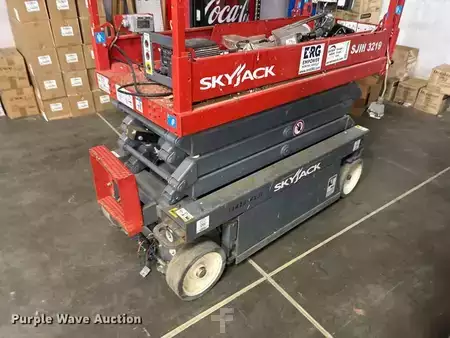 Plataforma de Tijera 2018  SkyJack SKlll3219 (23)