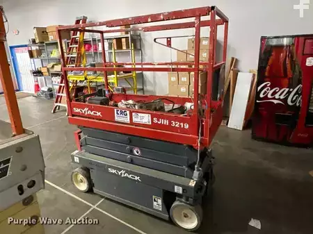 Plataforma de Tijera 2018  SkyJack SKlll3219 (8)