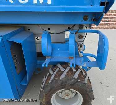 Plataforma Tijera 2000  Genie GS-2668 RT (12)