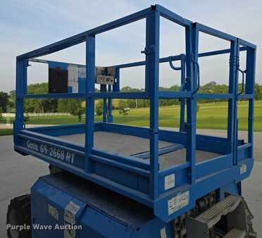 Plataforma Tijera 2000  Genie GS-2668 RT (14)