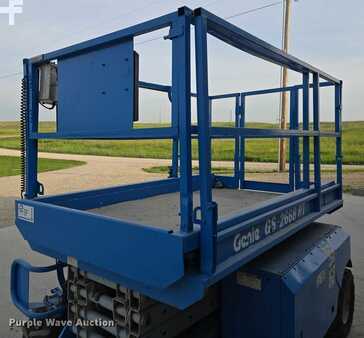 Plataforma Tijera 2000  Genie GS-2668 RT (15)