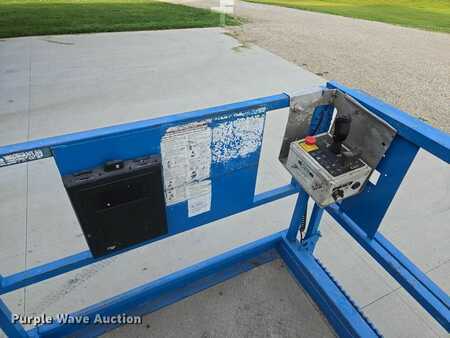 Plataforma Tijera 2000  Genie GS-2668 RT (37)