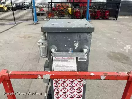 Vertical mast lift - SkyJack SJ12 (28)