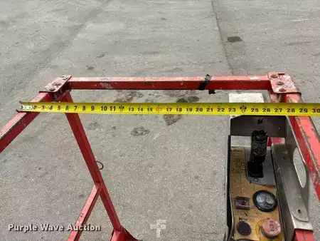 Vertical mast lift - SkyJack SJ12 (33)