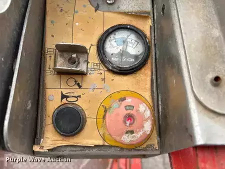 Vertical mast lift - SkyJack SJ12 (37)