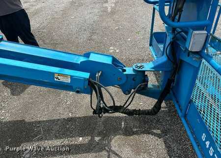 Telescopic boom lift 2005  Genie S-60 (10)