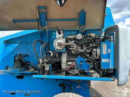 Telescopic boom lift 2005  Genie S-60 (32)