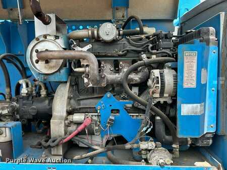 Telescopic boom lift 2005  Genie S-60 (33)