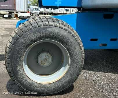 Telescopic boom lift 2005  Genie S-60 (37)