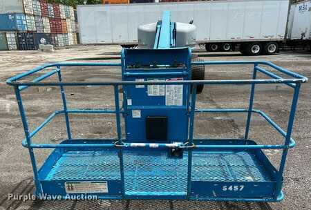 Telescopic boom lift 2005  Genie S-60 (9)