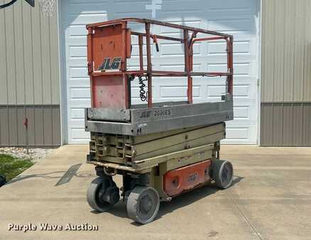 Scissor lift 2007  JLG 2030ES (1)