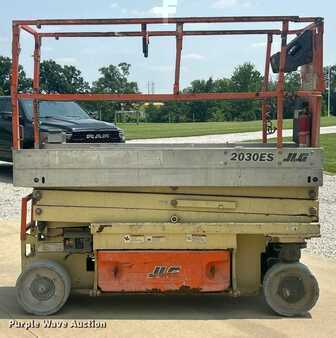 Scissor lift 2007  JLG 2030ES (4)