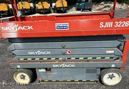 Scissor lift - Skyjack SJIII 3226 (16)