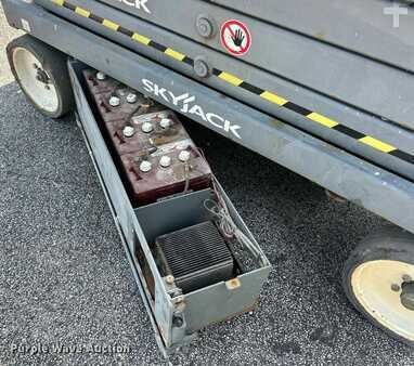 Scissor lift - Skyjack SJIII 3226 (23)